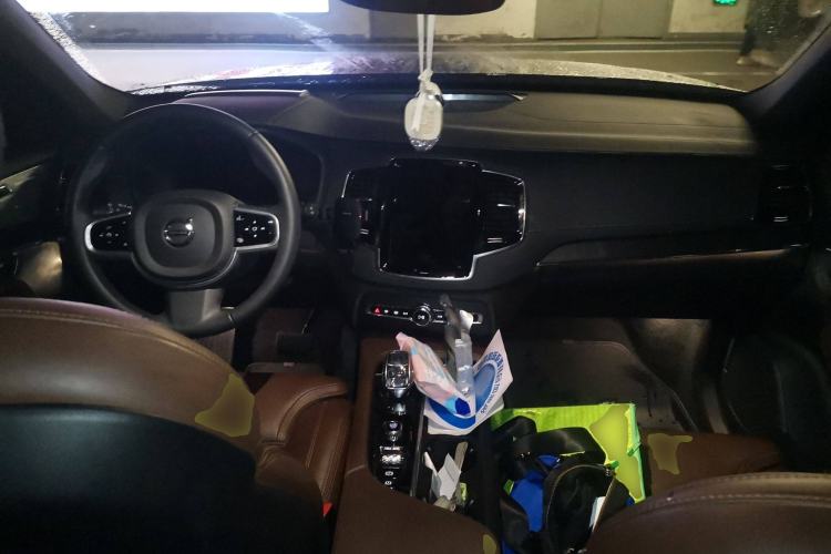 Used Volvo XC90 2021 B6 Luxury Smart Edition 7-Seater Center Console