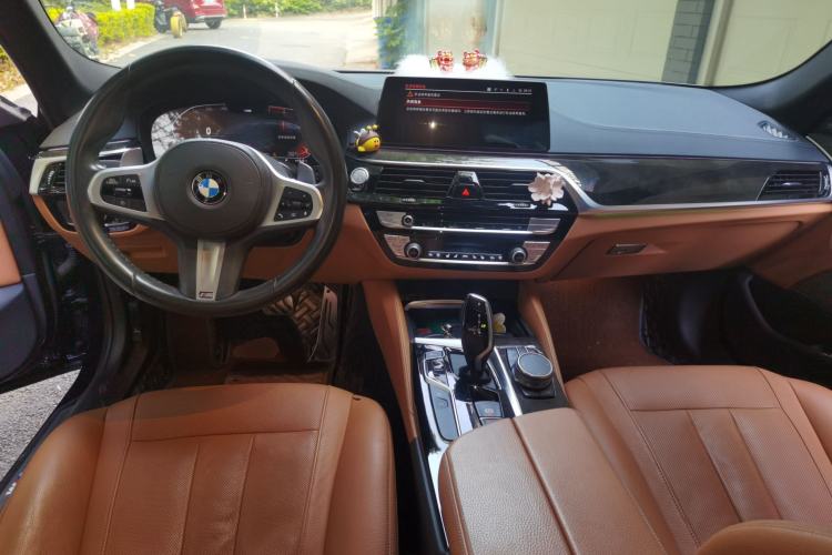 Used BMW 5 Series 2020 530Li Luxury Edition M Sport Package Center Console