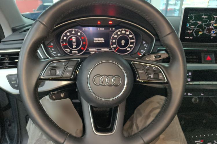 Used Audi A4L 2018 30th Anniversary Edition 40 TFSI Fashion Model
