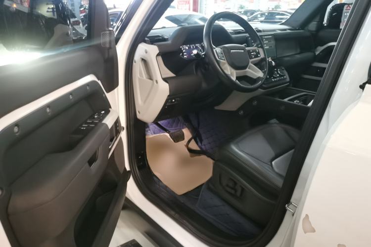 Used Land Rover Defender 2023 3.0T Gasoline Euro 6 Standard
