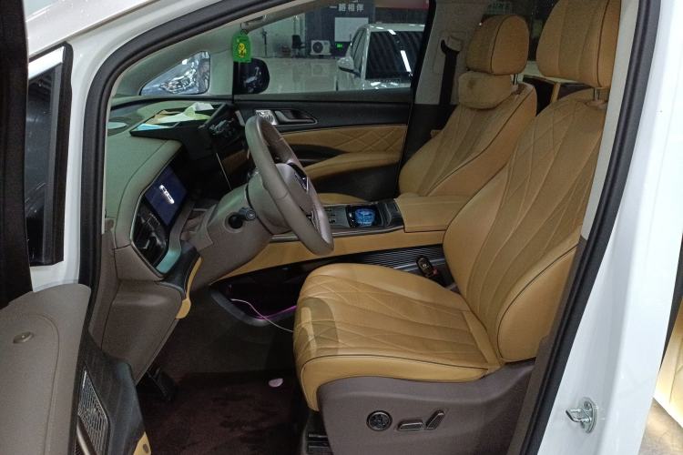 Used Denza D9 2024 DM-i 980 Four-Wheel Drive Prestige Model Left Front Seat