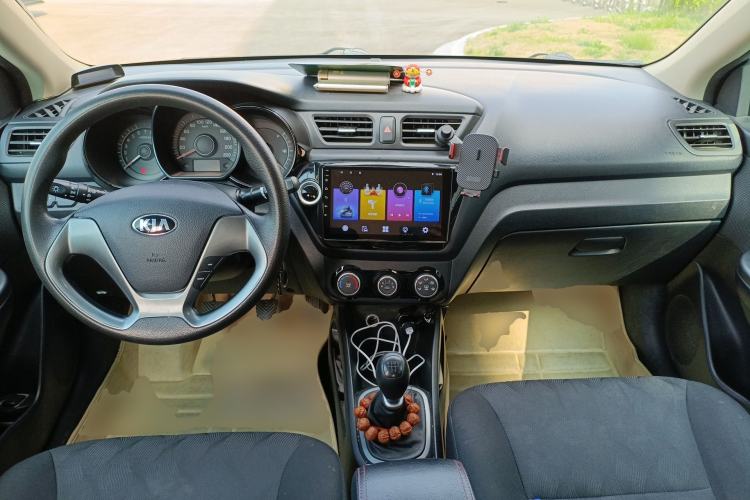 Used Kia K2 2015 Sedan 1.4L MT GLS Center Console