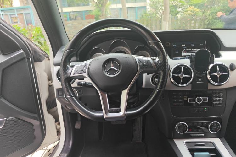 Used Mercedes-Benz GLK-Class 2015 GLK 260 4MATIC Dynamic Edition Ultimate Version
