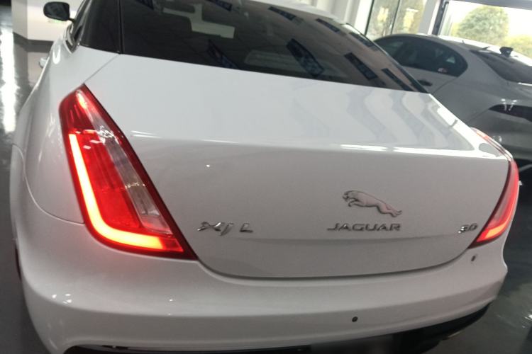 Used Jaguar XJ 2016 XJL 2.0T Two-Wheel-Drive Elegant Business Edition
