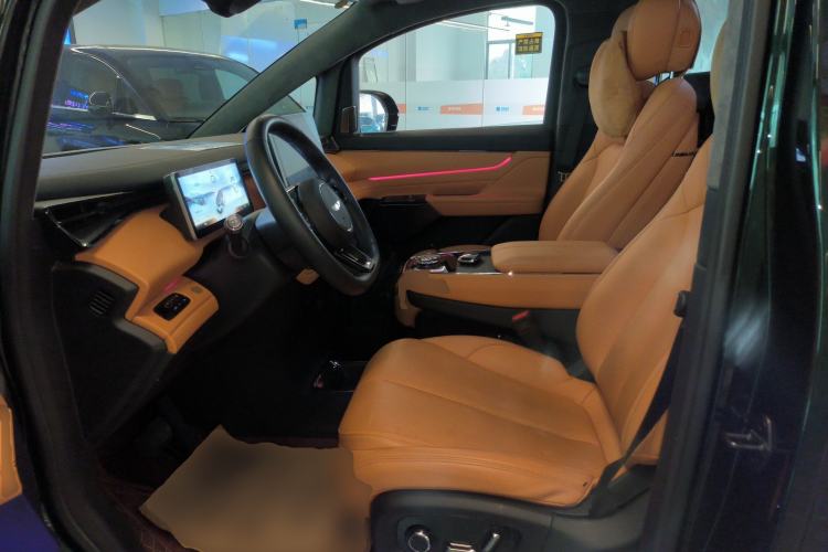 Used Geely Galaxy LEVC L380 2024 140-Degree 6-Seater All-Wheel-Drive Ultra