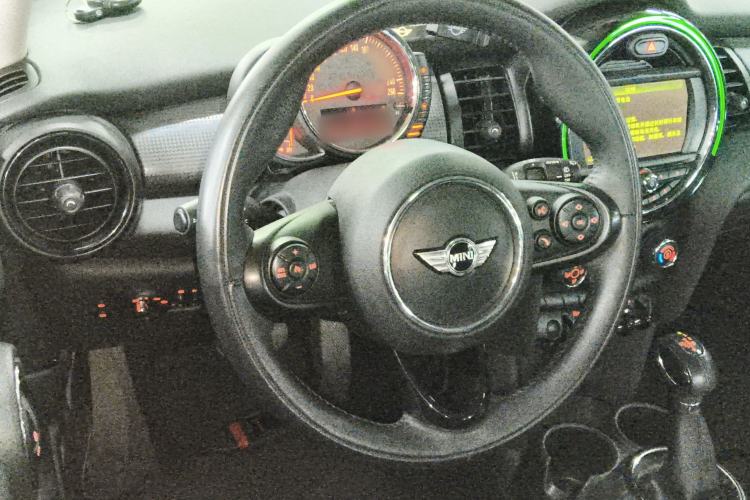 Used MINI MINI 2014 1.5T COOPER Fun
