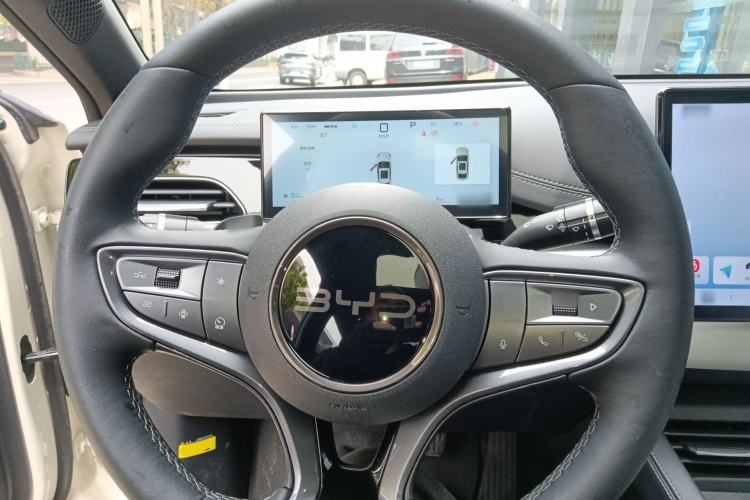 Used BYD Seal 06 New Energy 2025 DM-i Smart Drive 120KM Deluxe Model Steering Wheel