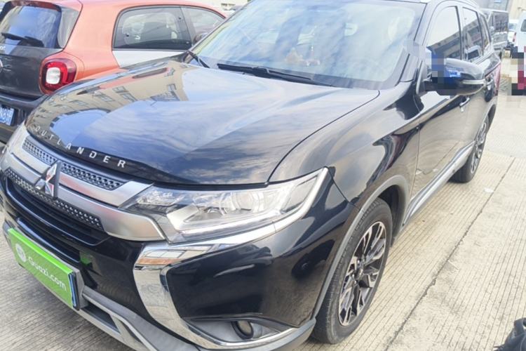 Used Mitsubishi Outlander 2019 2.0L Two-Wheel Drive Comfort Edition 7-Seater China VI Standard