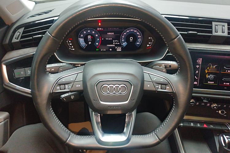 Used Audi Q3 2020 35 TFSI Fashion Dynamic Model Steering Wheel