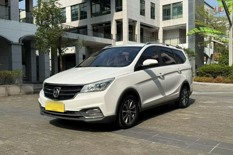 Used Baojun 730 2017 1.5T Manual Fashion Version 7 Seats China V Emission Standard