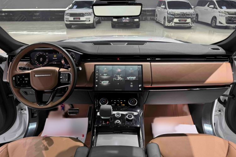 Used Land Rover Range Sport 2024 400PS Dynamic SE Interior 3