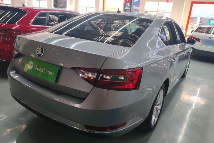 Used Skoda Superb 2016 TSI330 DSG Innovation Edition
