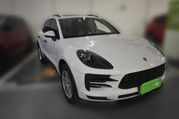 Used Porsche Macan 2018 Macan 2.0T Front Right 45 Deg