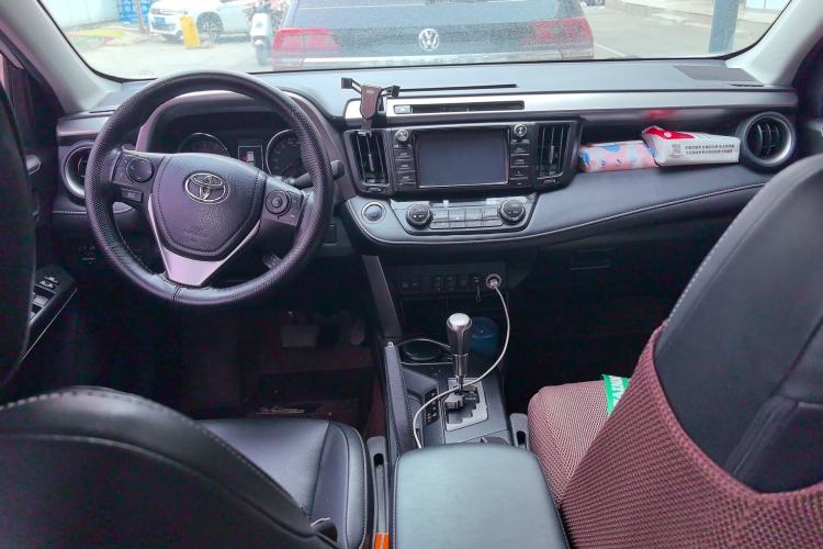 Used Toyota RAV4 2019 2.0L CVT Two-Wheel Drive ZhiShang Version China VI Standard