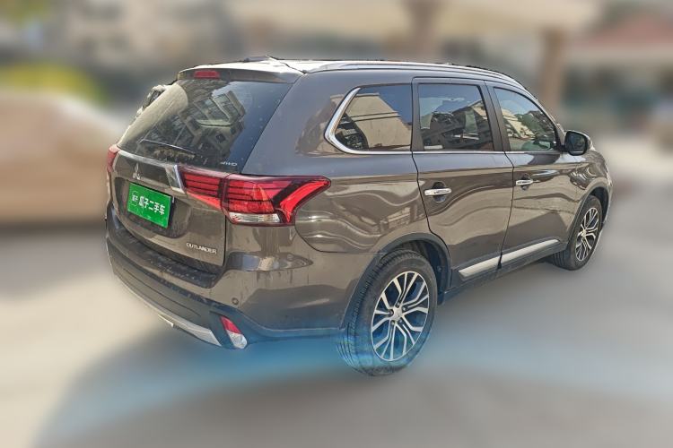 Used Mitsubishi Outlander 2018 2.4L 4x4 Elite Edition 5 Seats Rear Right 45 Deg