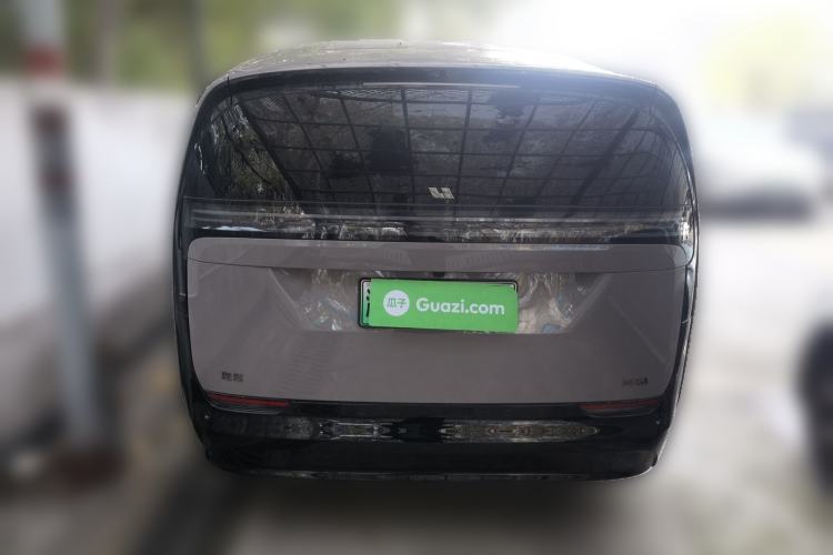 Used Li Auto MEGA 2024 Ultra Model
