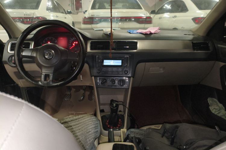 Used Volkswagen Santana 2015 1.4L Manual Comfort Edition
