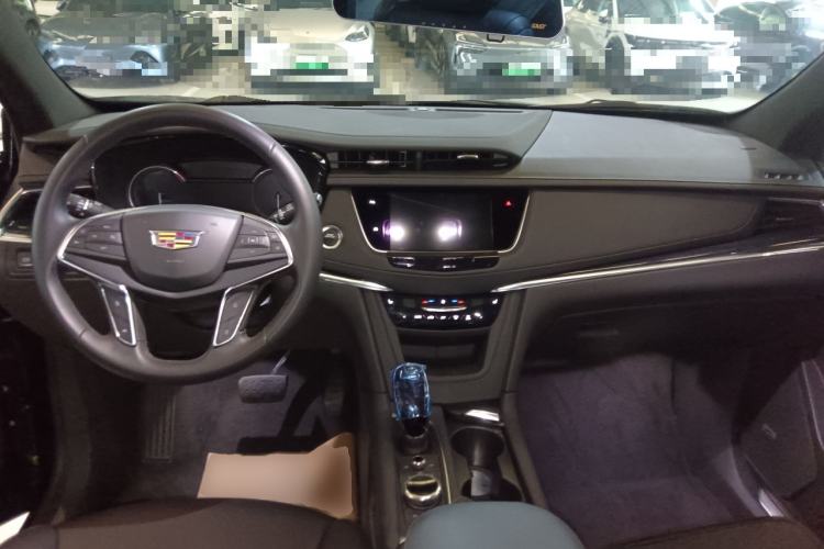 Used Cadillac XT5 2022 2.0T Two-Wheel Drive Luxury Version Center Console