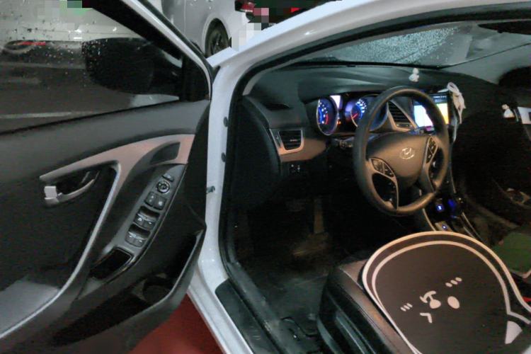 Used Hyundai Elantra (5th Generation / Langdong) 2015 1.6L Automatic Leading Model Interior 3