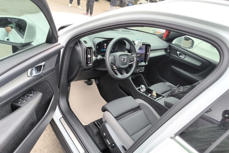 Used Volvo XC40 2024 B3 Zhiyuan Luxury Edition
