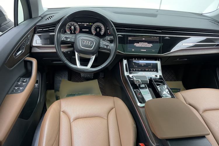 Used Audi Q7 2021 55 TFSI quattro S line Sport model
