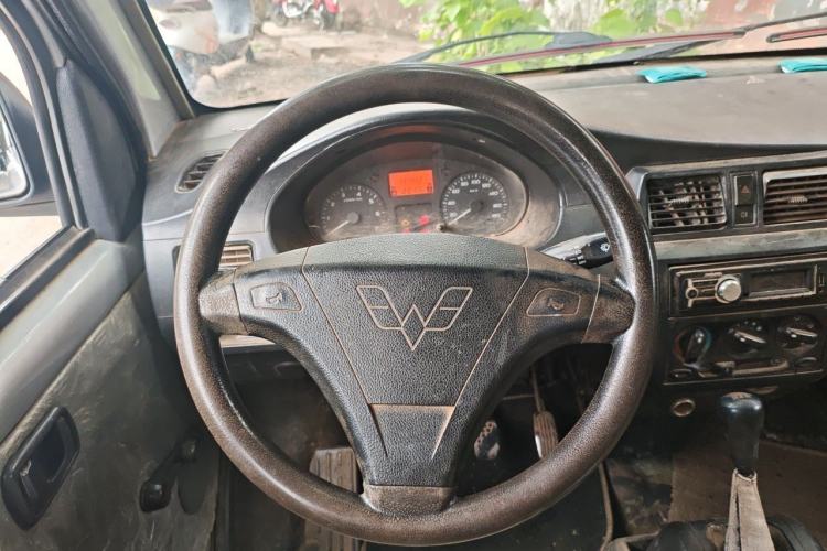 Used Wuling Rongguang 2011 1.2L Base Version
