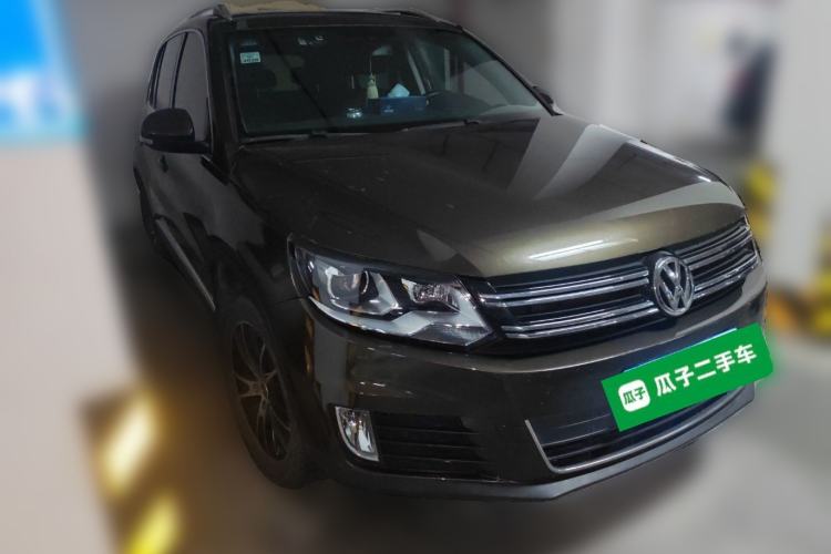 Used Volkswagen Tiguan 2015 1.8TSI Automatic Two-Wheel Drive Luxury Model Front Right 45 Deg