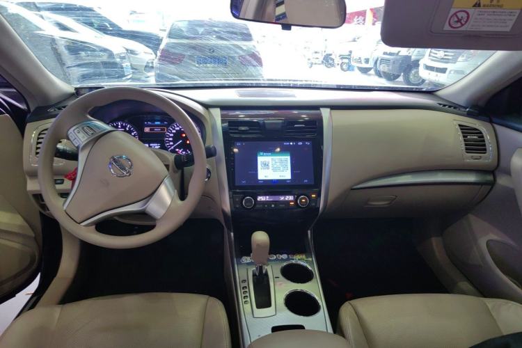 Used Nissan Teana 2016 2.0L XE Fashion Edition Center Console