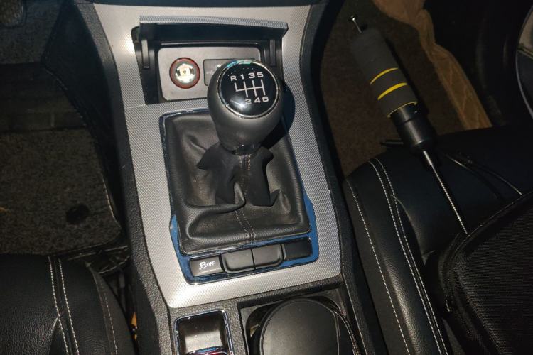 Used Roewe RX5 2018 20T Two-Wheel Drive Manual Internet Smart Edition Gear Lever