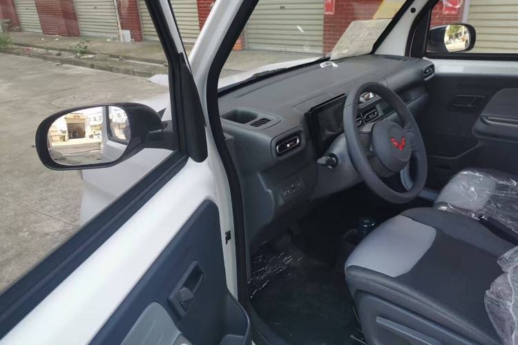 Used Wuling Zhiguang New Energy 2025 Model 305km Ambitious Edition