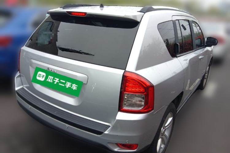 Used Jeep Compass 2011 2.4L four-wheel-drive sport version Rear Right 45 Deg