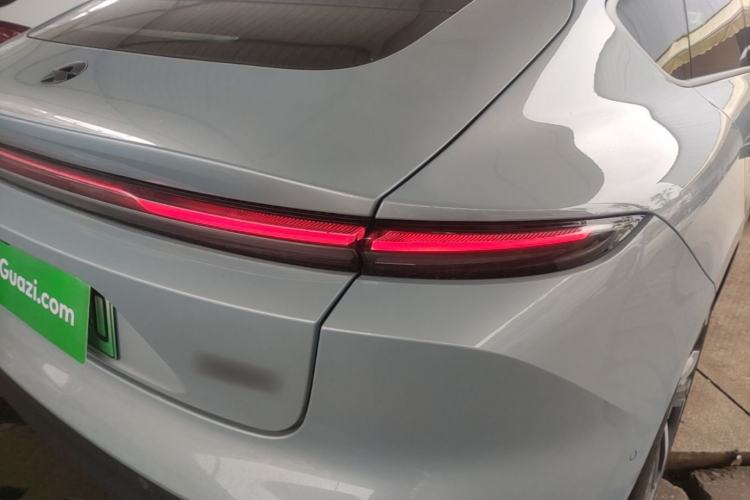 Used Nio ET5 2022 75 kWh Right Rear Taillight