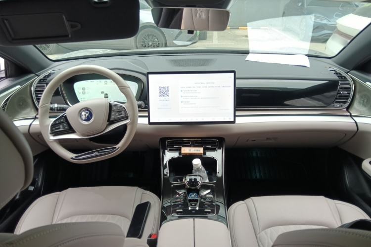 Used BYD Han 2025 DM-i 125KM Prestige Model Center Console