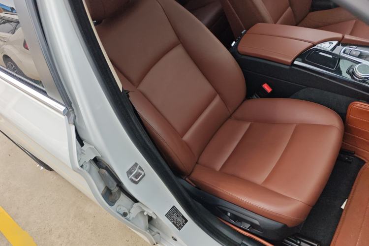 Used BMW 5 Series 2014 520Li Elegant Model Right Front Seat