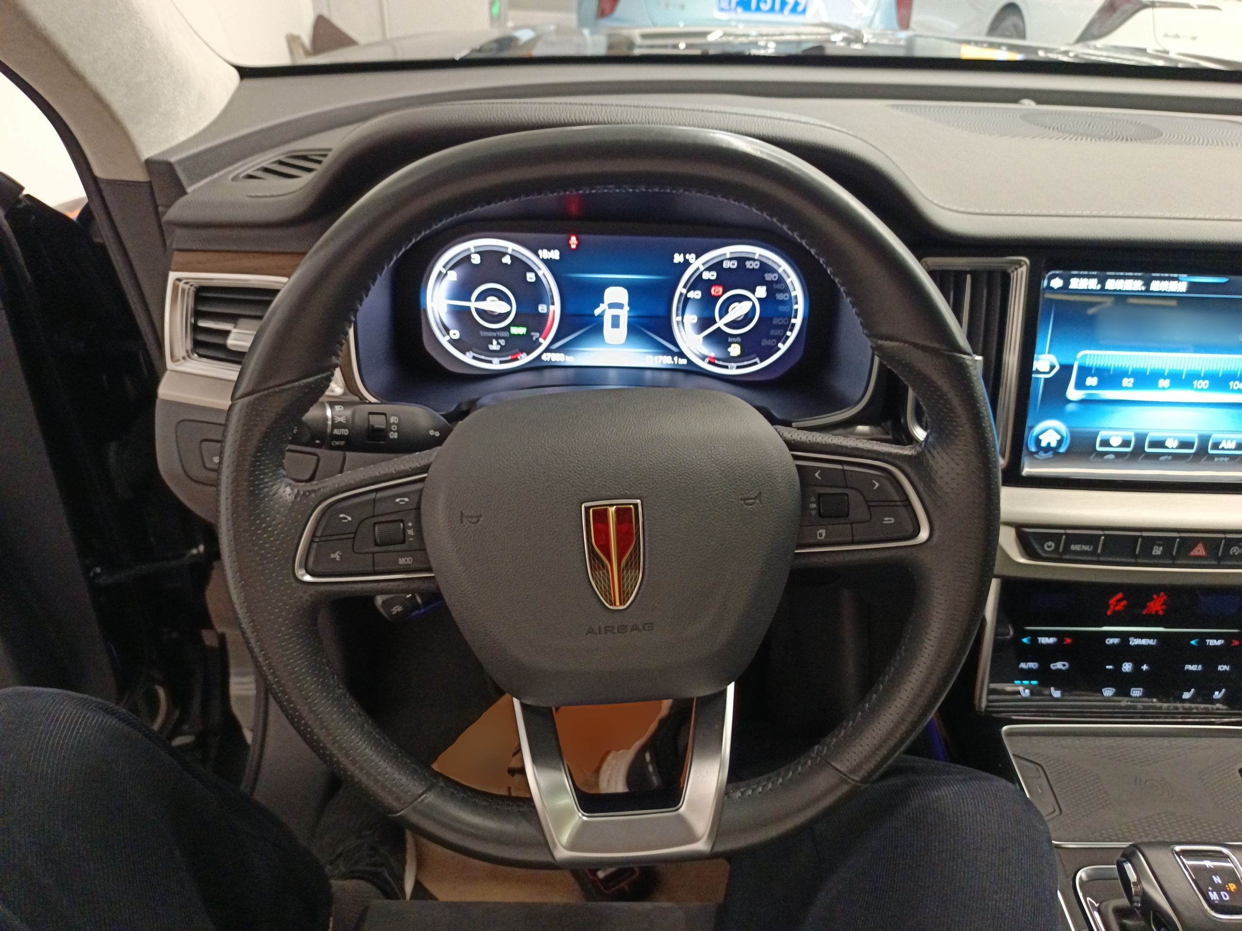 Hongqi HS7 2022 2.0T DCT Two-Wheel Drive Smart Connect Flagship Edition 7 Seats — снимка 13