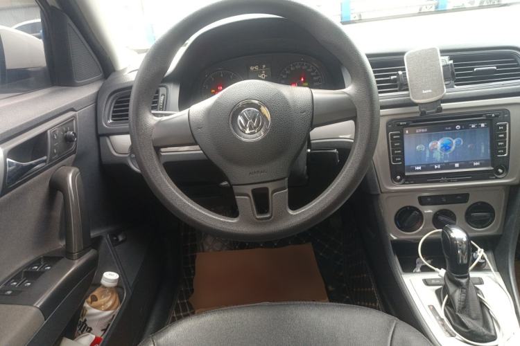 Used Volkswagen Lavida 2015 1.6L Automatic Fashion Edition Steering Wheel