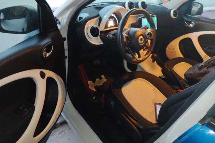 Used smart forfour 2016 1.0L 52 kW Passion Edition
