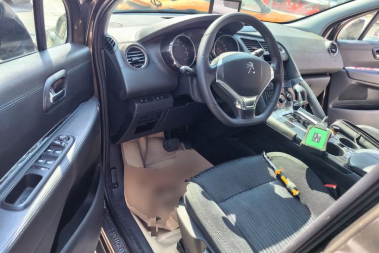 Used Peugeot 3008 2015 2.0L Automatic Classic Edition
