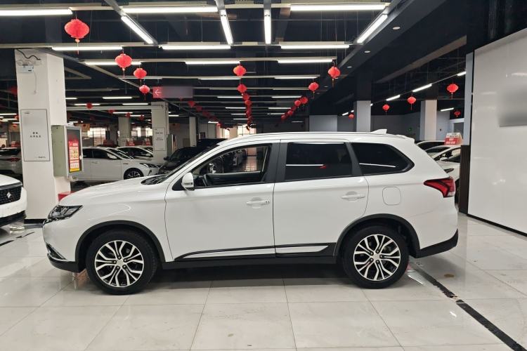 Used Mitsubishi Outlander 2018 2.0L Two-Wheel Drive Glory Edition 5 Seats
