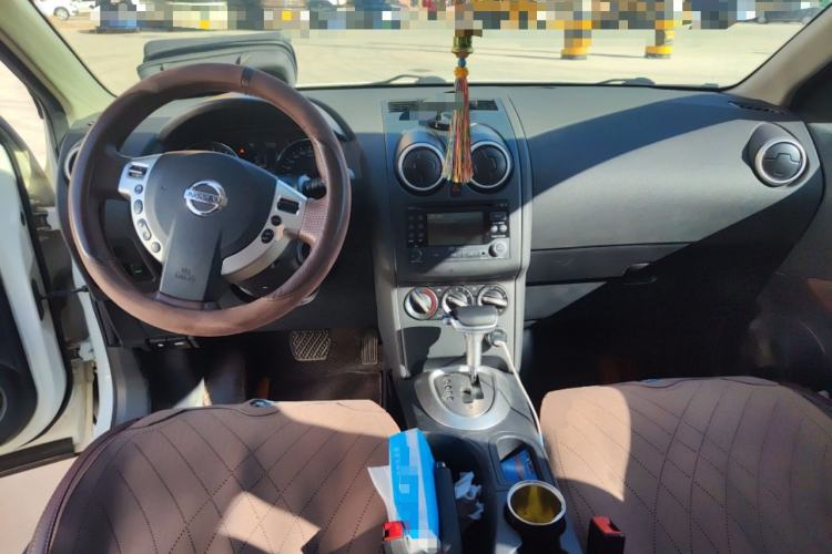 Used Nissan Qashqai 2012 2.0 XL Fire CVT 2WD Center Console