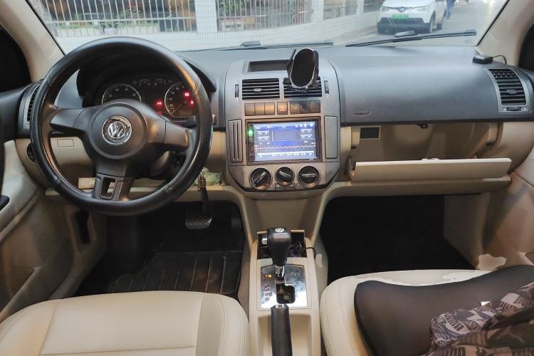Used Volkswagen Polo 2011 Jingqu 1.6L Automatic Siku Edition Center Console