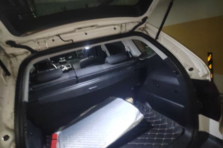 Used Roewe W5 2014 1.8T 2WD Automatic Tharu Special Edition
