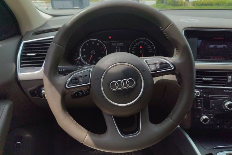 Used Audi Q5 2015 40 TFSI Technology Edition Steering Wheel