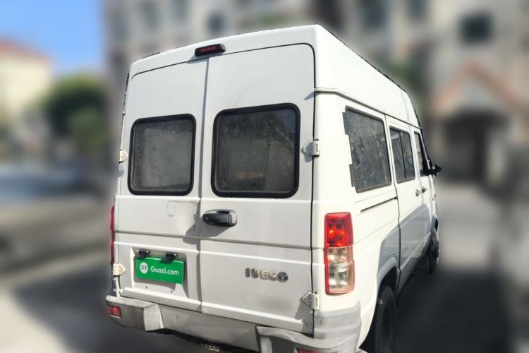 Used Iveco Daily 2017 2.5T A35 Passenger Van 5-7 Seats Model 47Z5 Rear Right 45 Deg