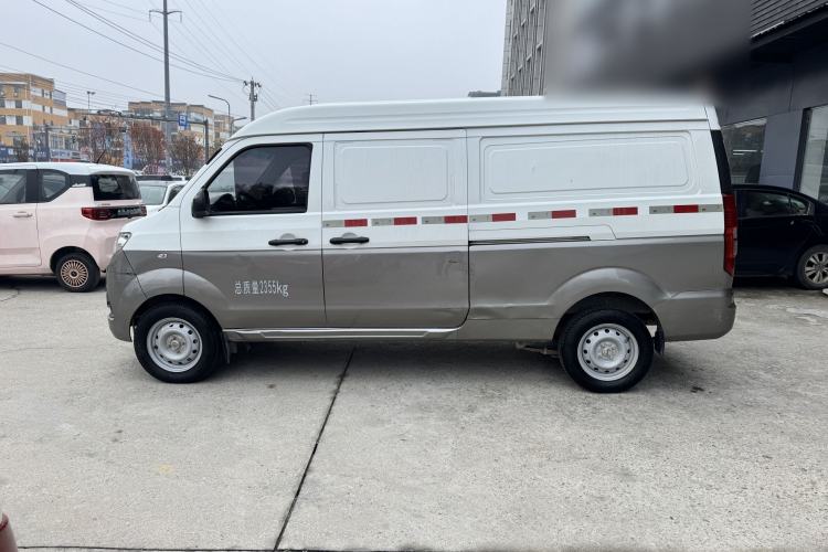 Used Jinbei New Hiace X30L 2022 1.5L Super Enjoyment Edition Air-Conditioning-Free Van China VI Standard SWC15M