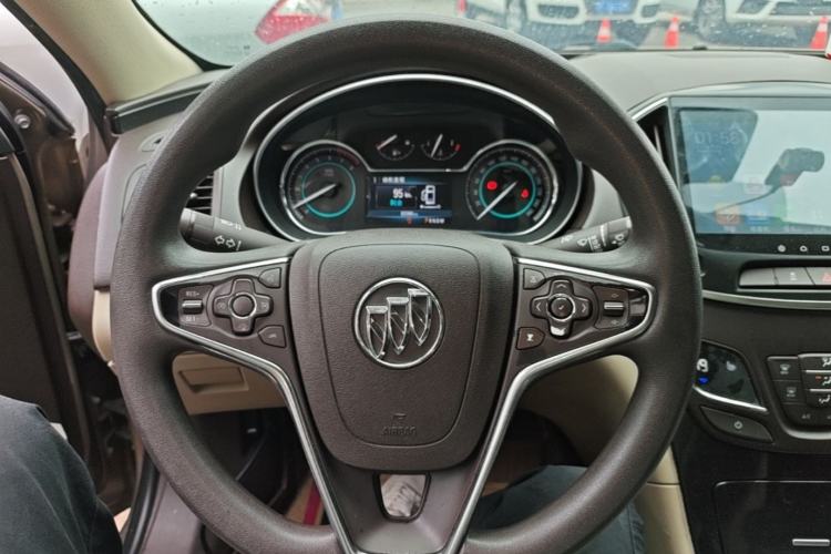 Used Buick Regal 2015 2.0L Elite Fashion Edition Steering Wheel