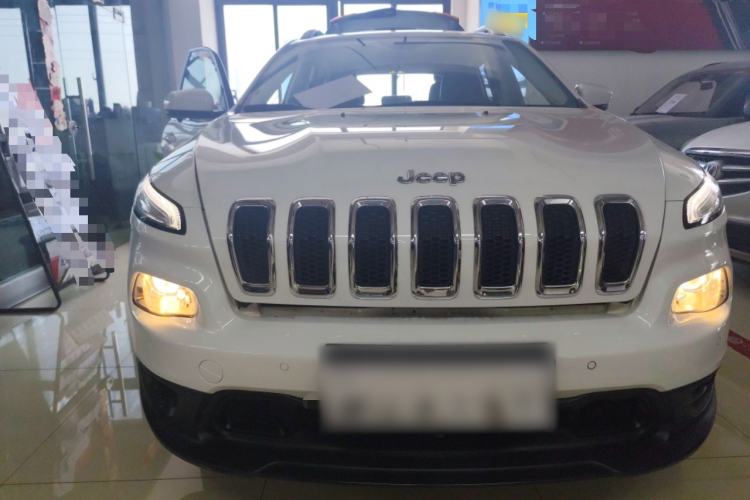 Used Jeep Cherokee 2016 2.0L Superior Edition