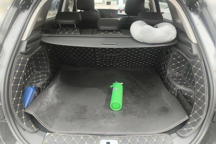 Used Hongqi HS5 2022 2.0T Smart Connect Flagship Edition Trunk