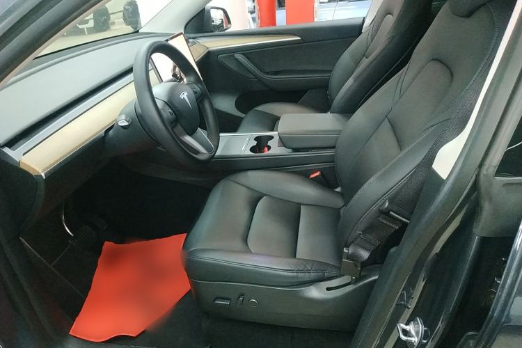 Used Tesla Model Y 2022 Rear-Wheel-Drive Version Left Front Seat