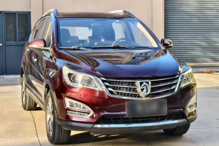 Used Baojun 560 2015 1.8L manual luxury version
